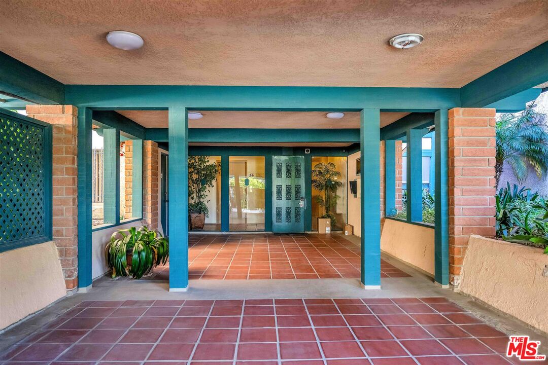 5651 Windsor Way Unit: 102