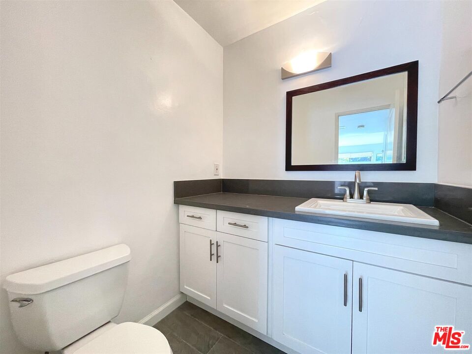 5651 Windsor Way Unit: 102