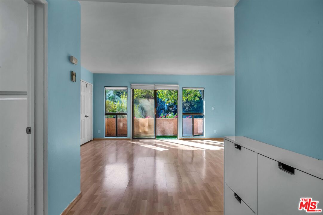 5651 Windsor Way Unit: 102