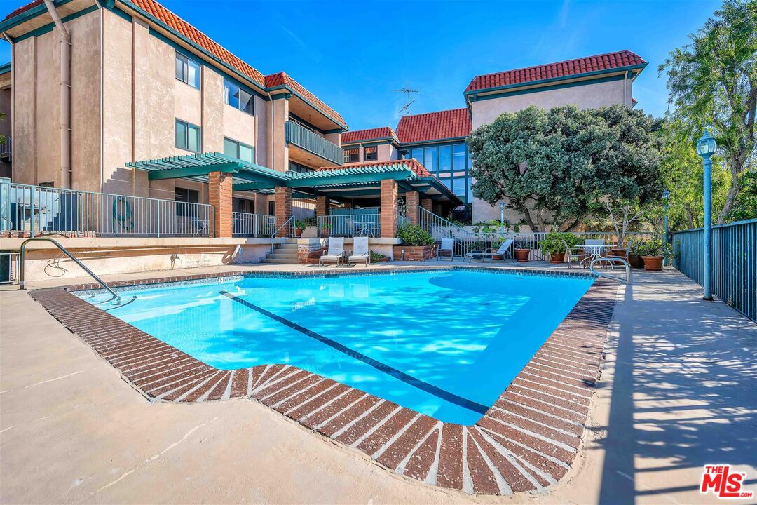 5651 Windsor Way Unit: 102