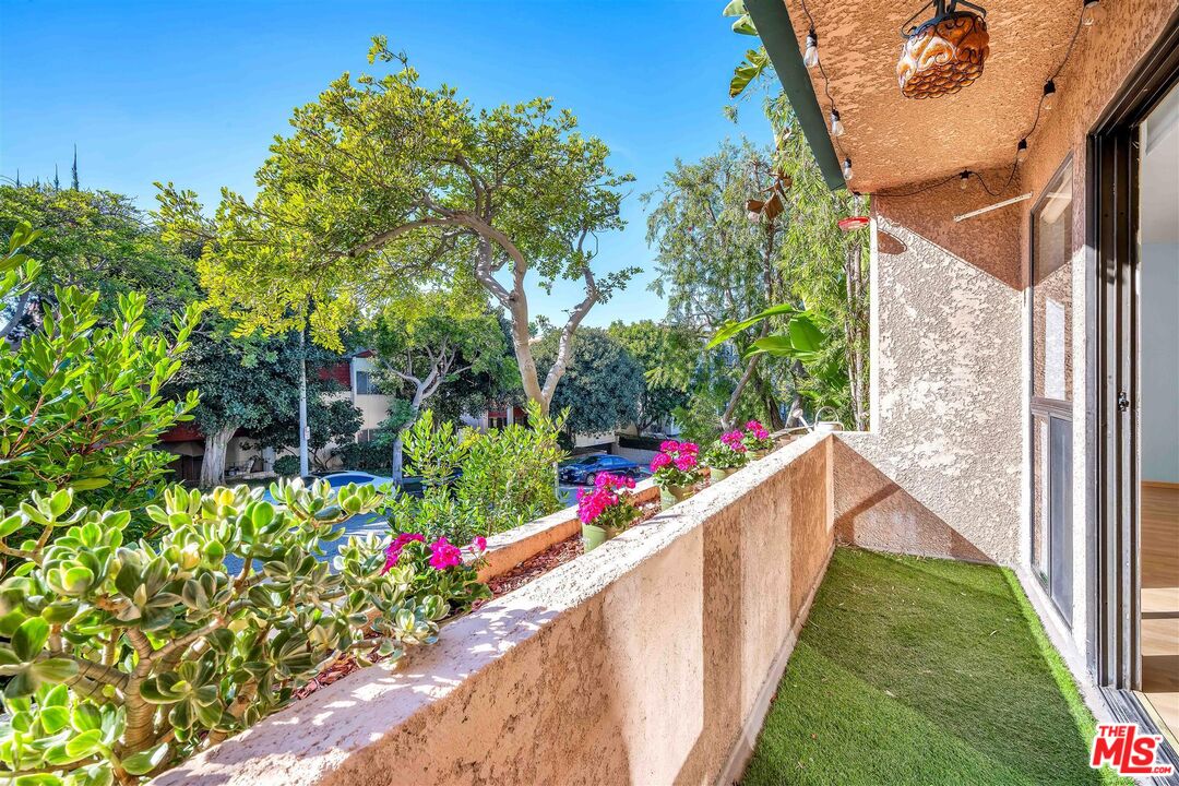 5651 Windsor Way Unit: 102