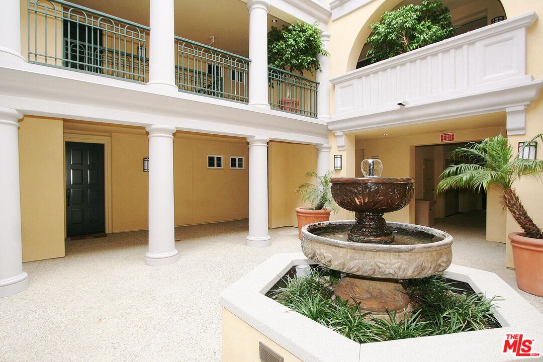 7101 Playa Vista Dr Unit: 304