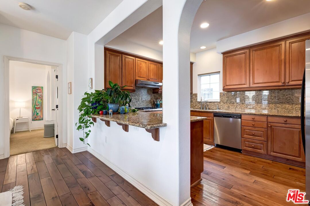 7101 Playa Vista Dr Unit: 304