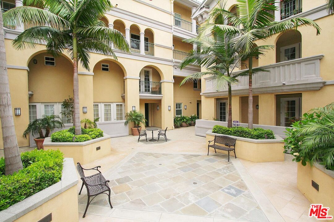 7101 Playa Vista Dr Unit: 304