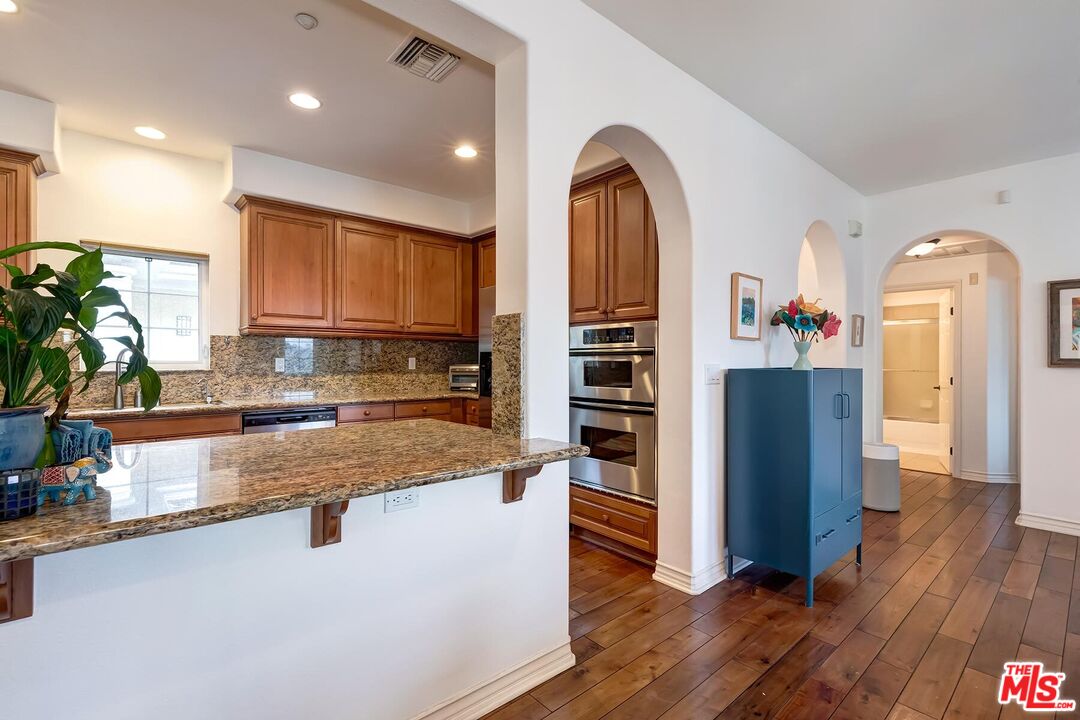 7101 Playa Vista Dr Unit: 304