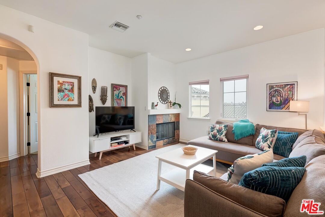 7101 Playa Vista Dr Unit: 304