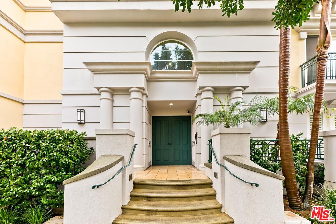 7101 Playa Vista Dr Unit: 304