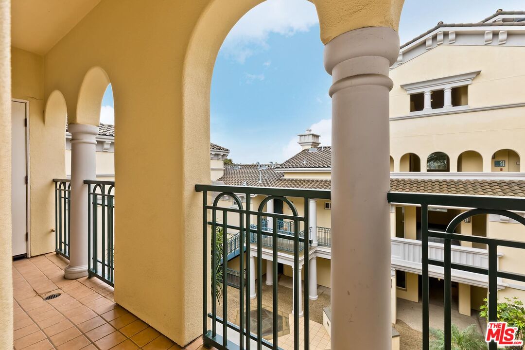 7101 Playa Vista Dr Unit: 304