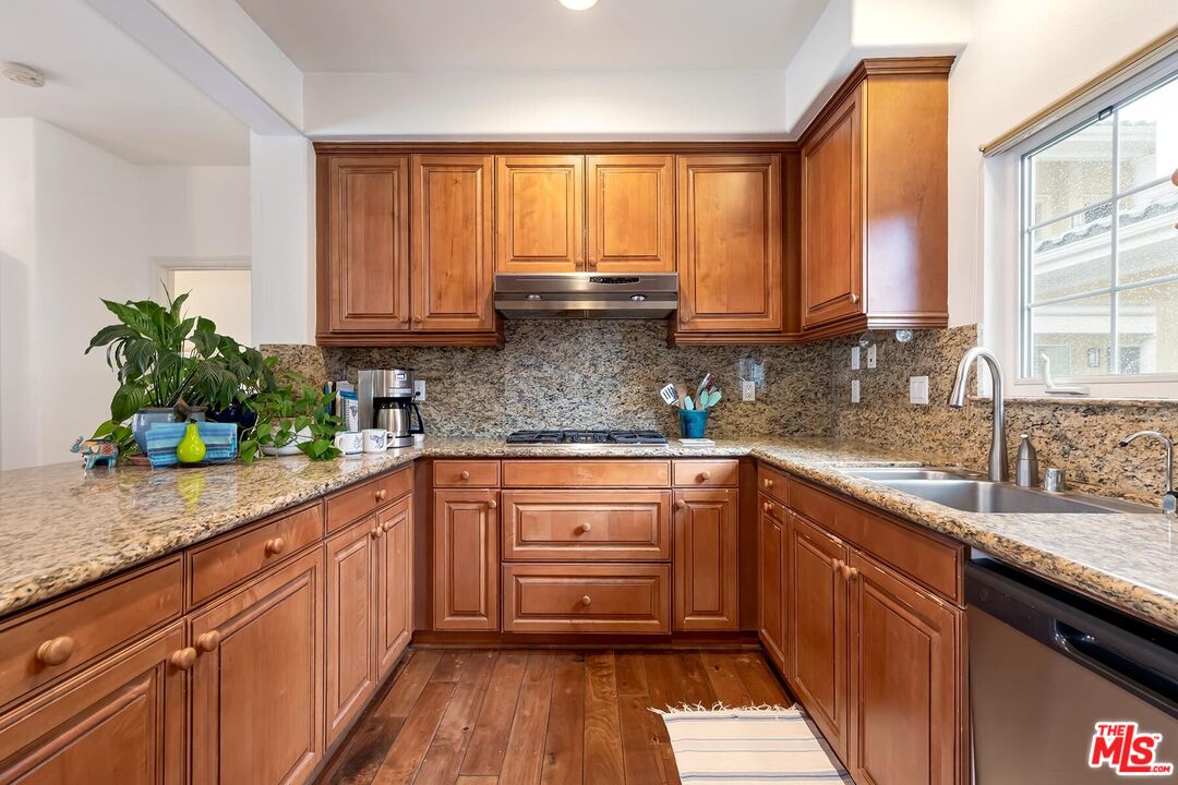 7101 Playa Vista Dr Unit: 304