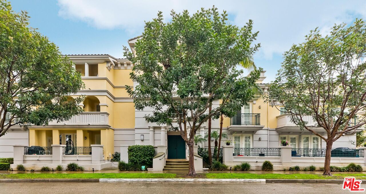 7101 Playa Vista Dr Unit: 304