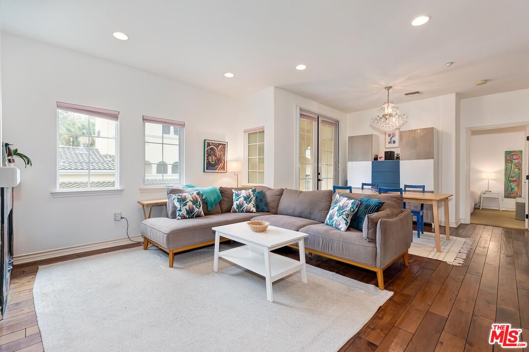 7101 Playa Vista Dr Unit: 304