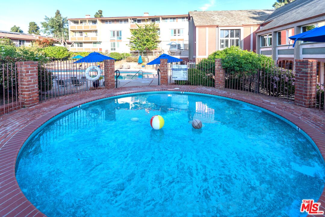 6425 Green Valley Cir Unit: 300