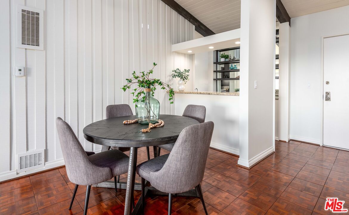 6425 Green Valley Cir Unit: 300