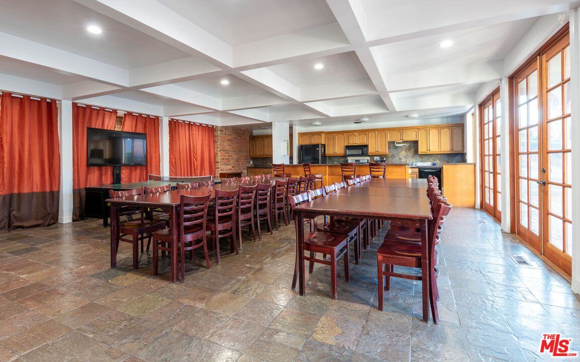 6425 Green Valley Cir Unit: 300