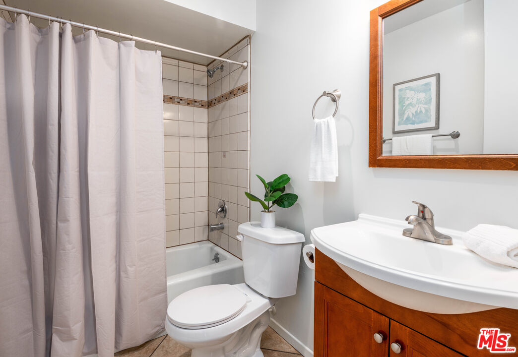 6425 Green Valley Cir Unit: 300