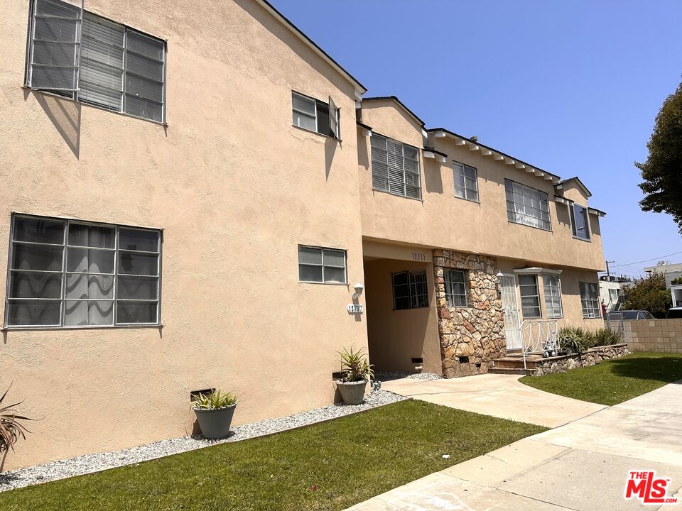 12717 Washington Pl Unit: 10