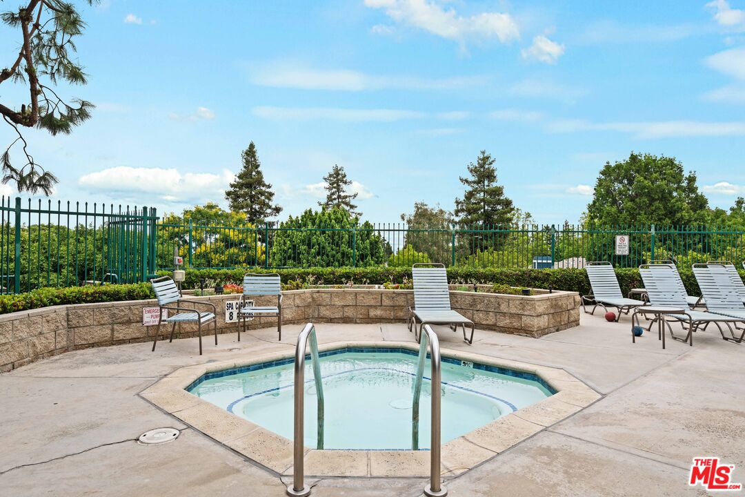 1445 Brett Pl Unit: 320