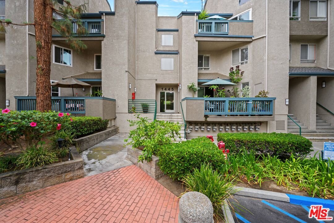 1445 Brett Pl Unit: 320