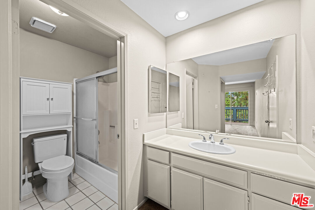 1445 Brett Pl Unit: 320