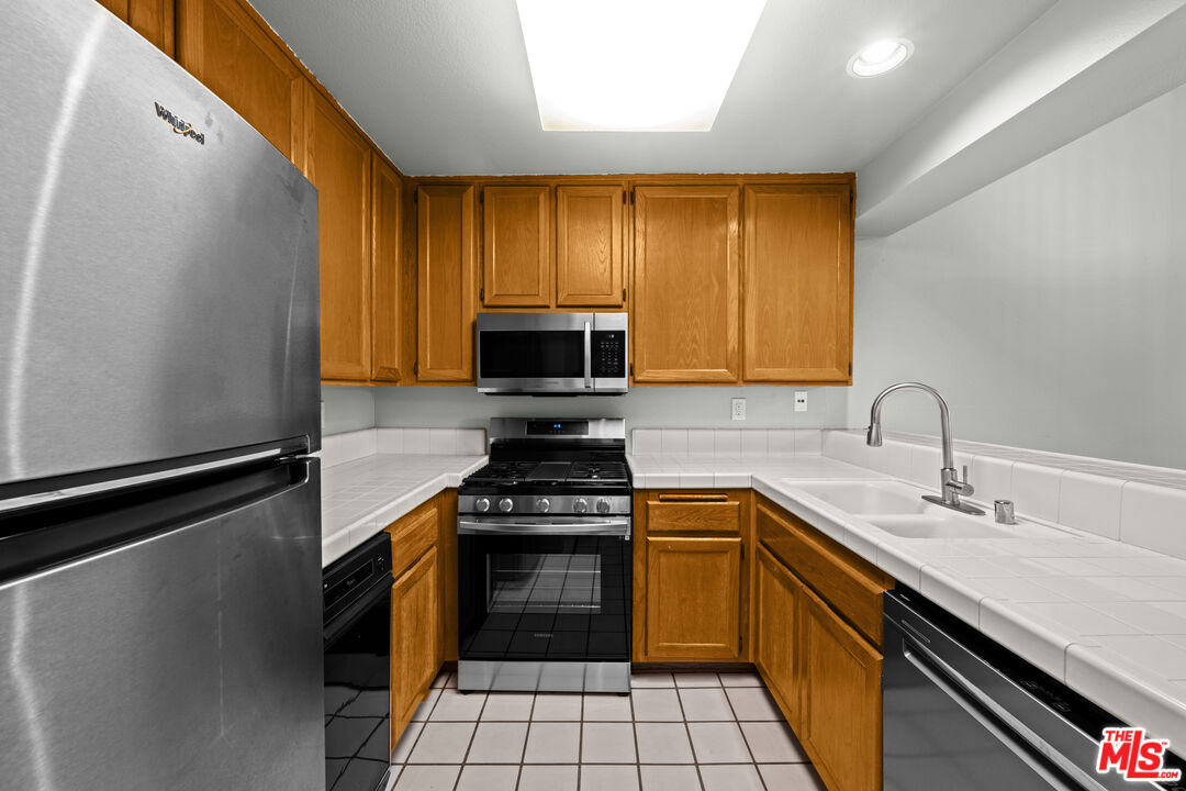 1445 Brett Pl Unit: 320