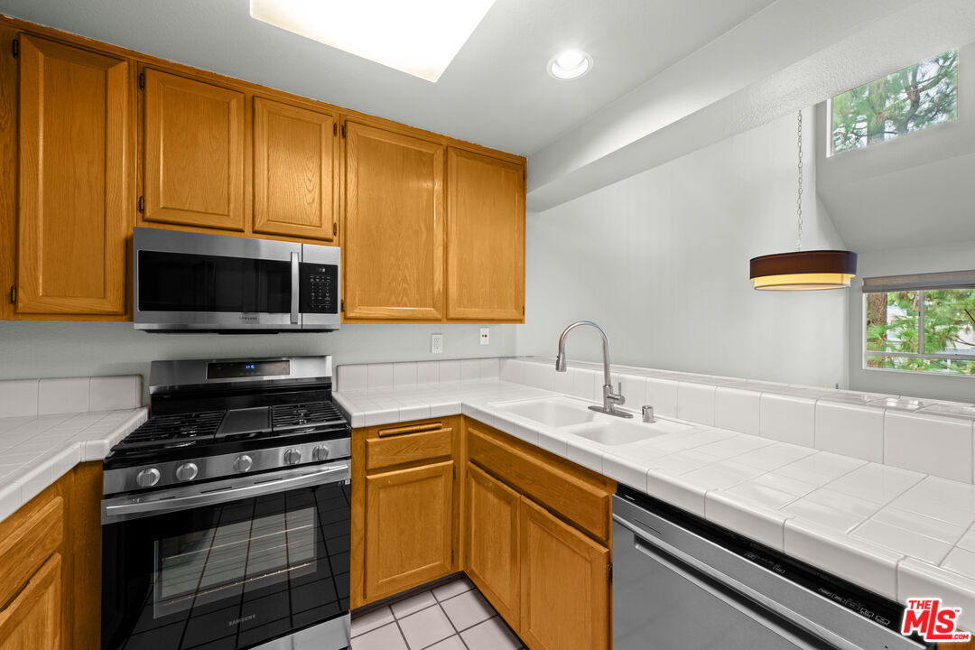 1445 Brett Pl Unit: 320