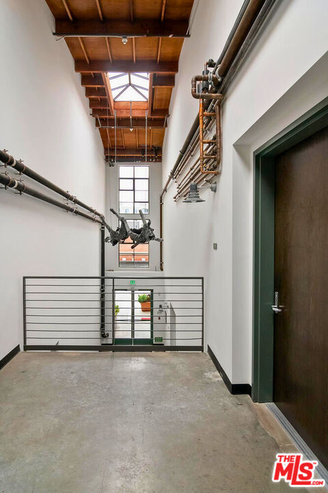 1046 PRINCETON DR Unit: 201