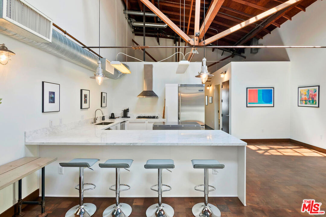 1046 PRINCETON DR Unit: 201