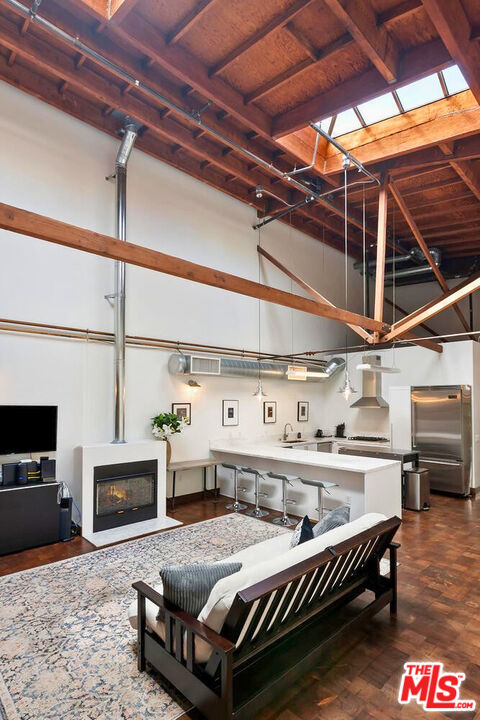 1046 PRINCETON DR Unit: 201