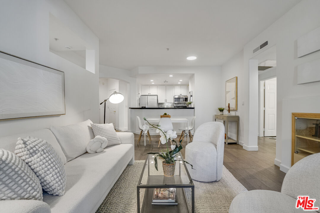 12963 Runway Rd Unit: 121