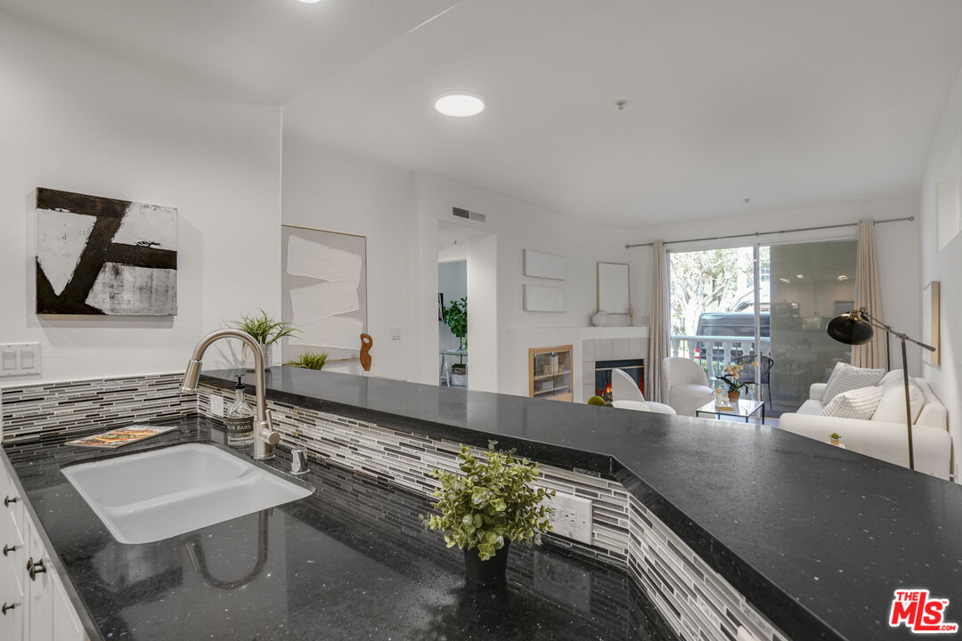 12963 Runway Rd Unit: 121