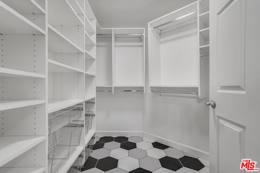 12963 Runway Rd Unit: 121