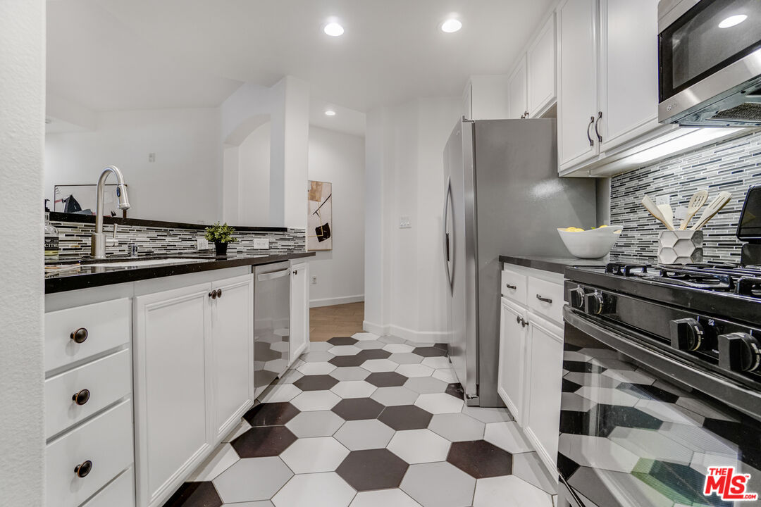 12963 Runway Rd Unit: 121