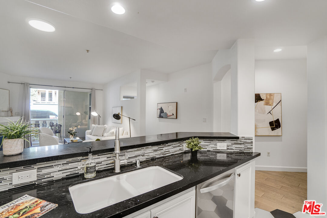 12963 Runway Rd Unit: 121