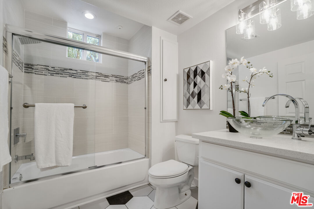 12963 Runway Rd Unit: 121