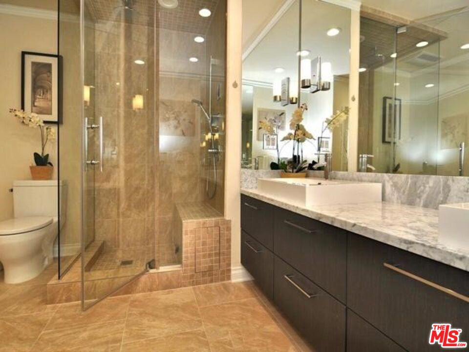 5354 Lindley Ave Unit: 301