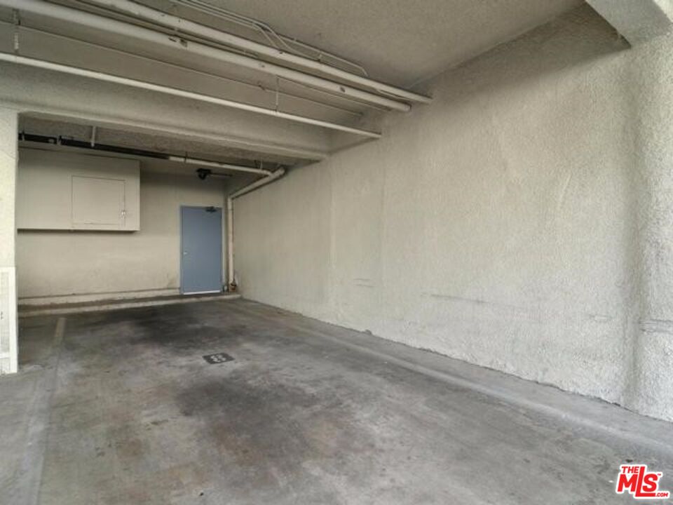 5354 Lindley Ave Unit: 301