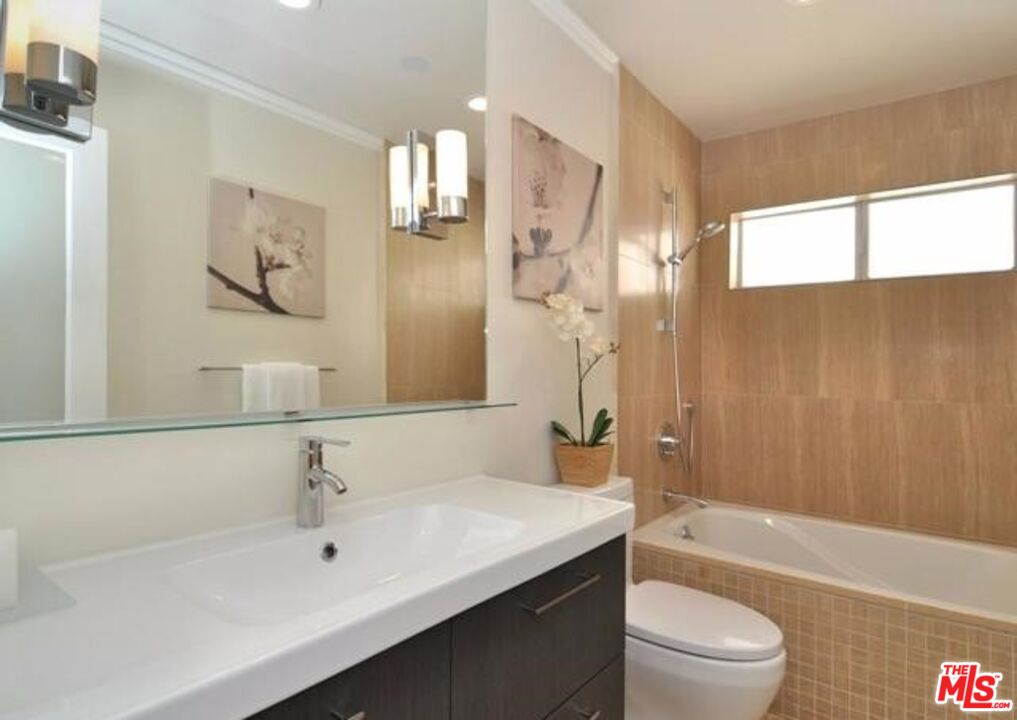 5354 Lindley Ave Unit: 301