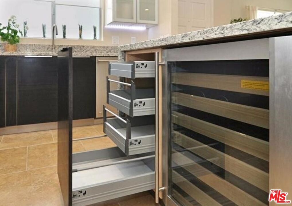 5354 Lindley Ave Unit: 301