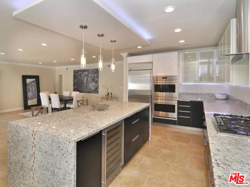 5354 Lindley Ave Unit: 301