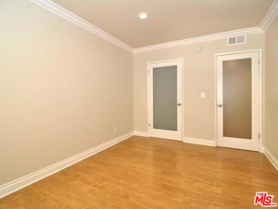 5354 Lindley Ave Unit: 301