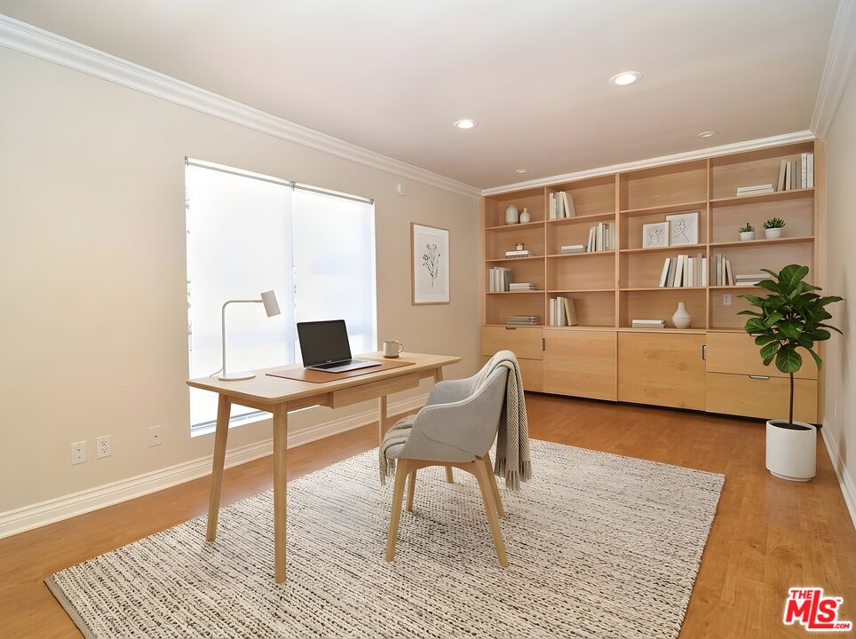 5354 Lindley Ave Unit: 301