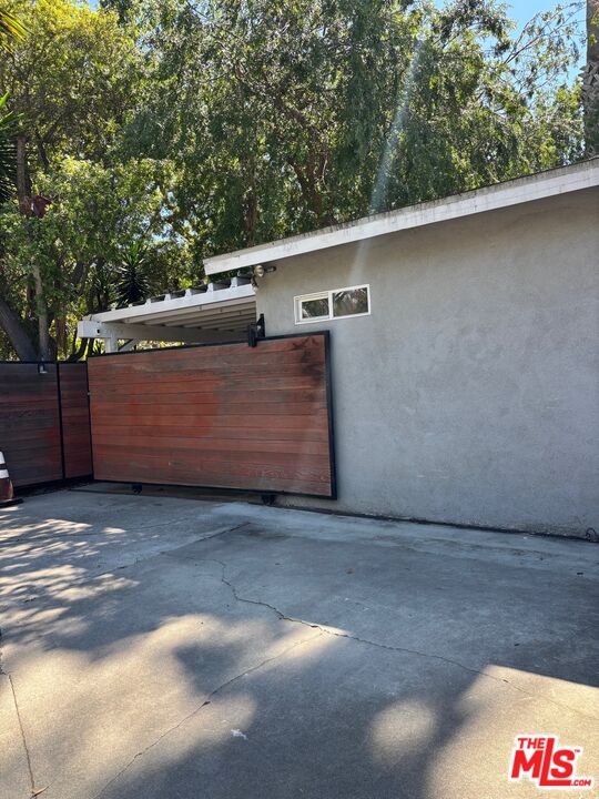 688 Mildred Ave