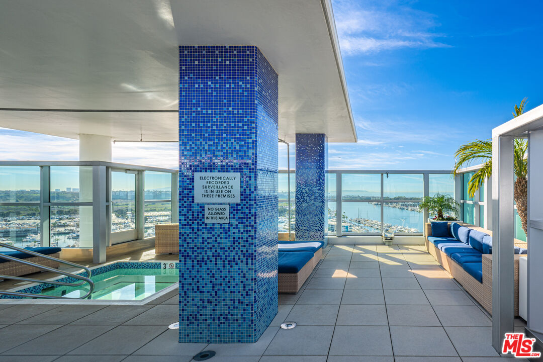 13700 Marina Pointe Dr Unit: 1007