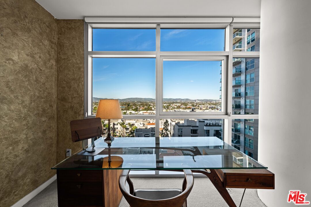 13700 Marina Pointe Dr Unit: 1007