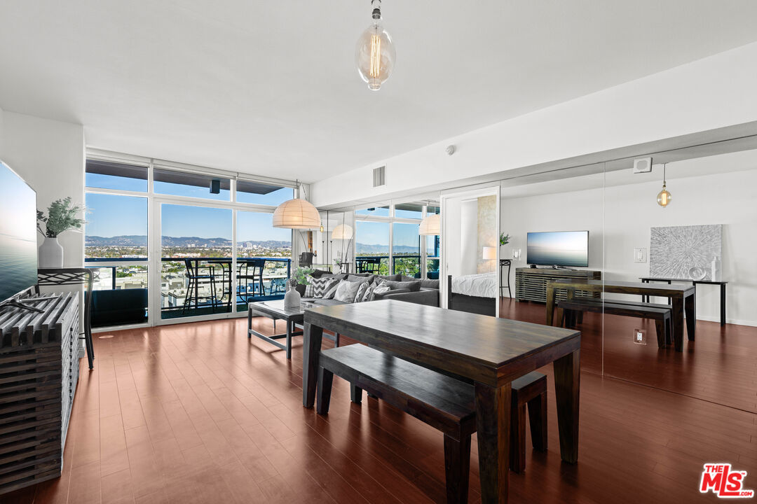 13700 Marina Pointe Dr Unit: 1007