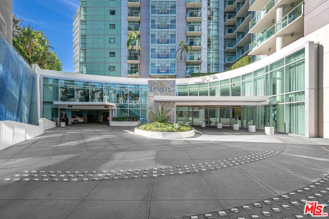 13700 Marina Pointe Dr Unit: 1007