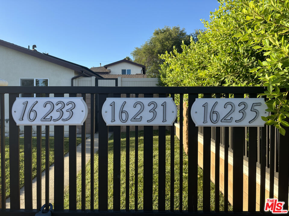 16233 Parthenia St