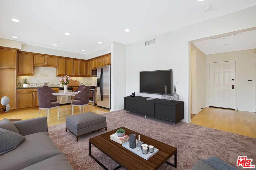 6020 Seabluff Dr Unit: 423
