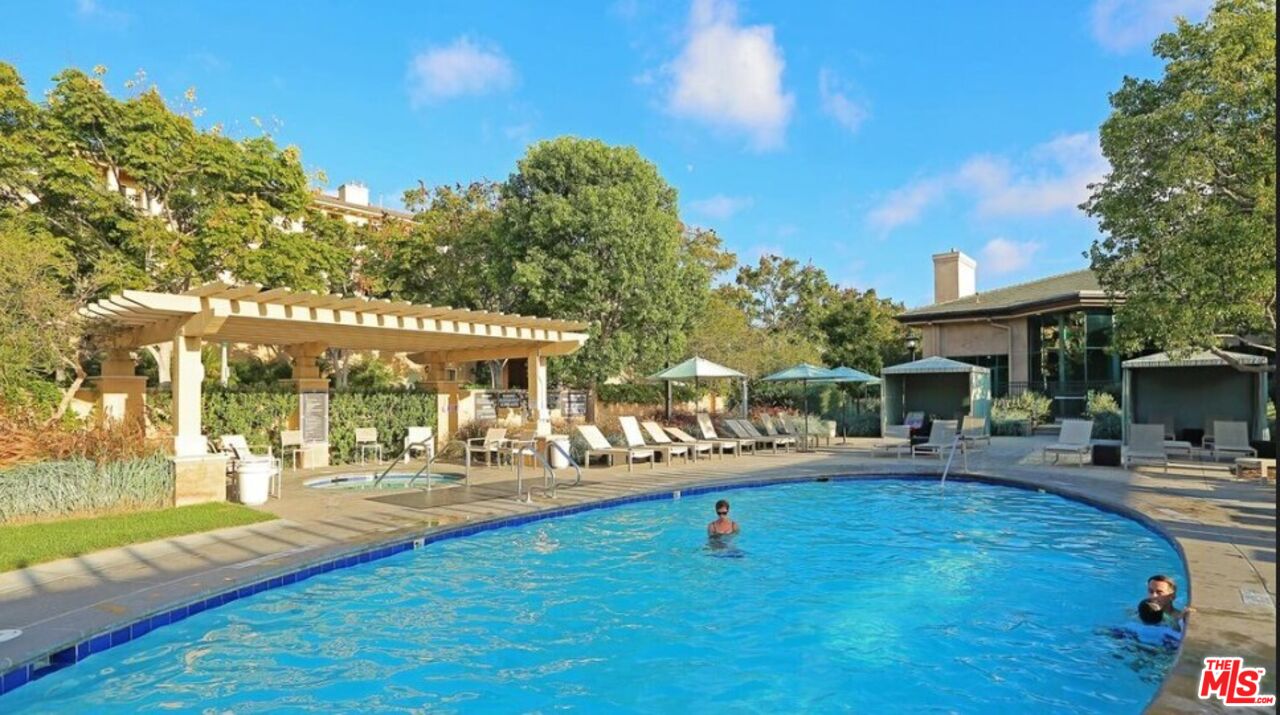 6020 Seabluff Dr Unit: 423