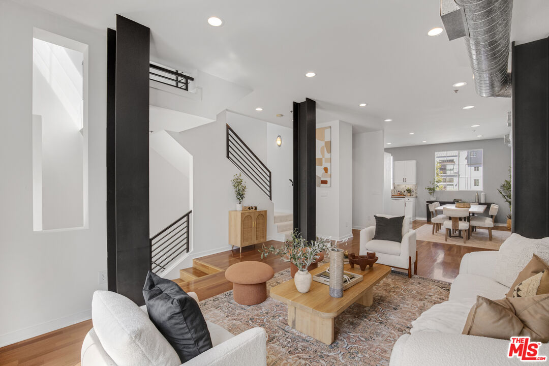 5300 Playa Vista Dr Unit: 6